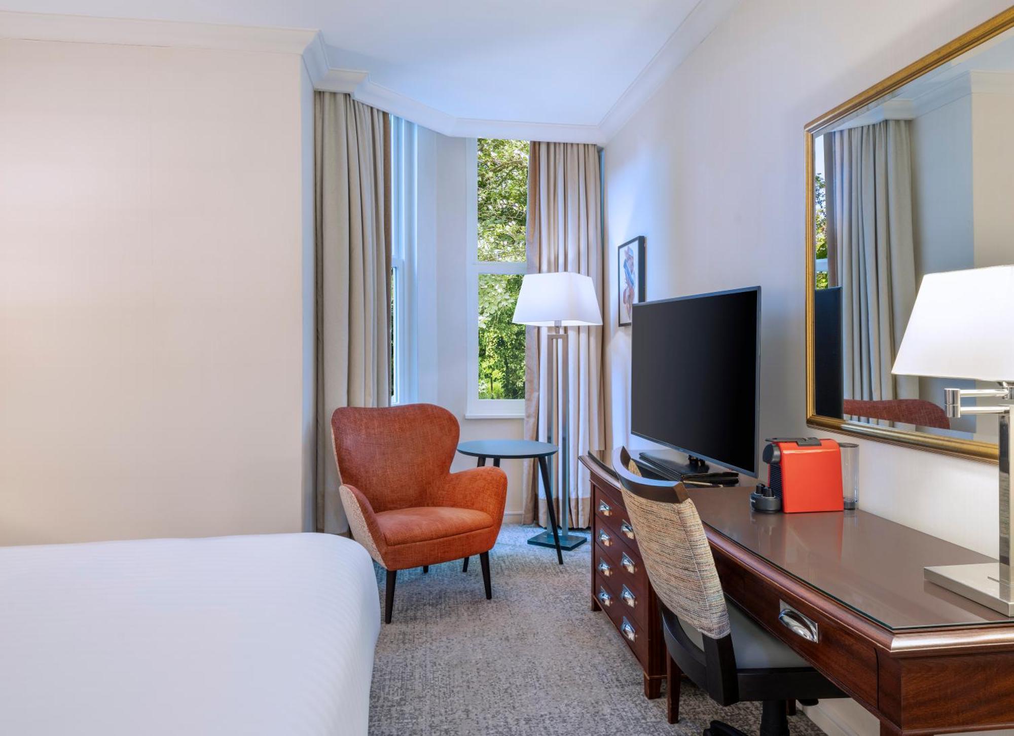 Delta Hotels By Marriott Preston Престън Екстериор снимка