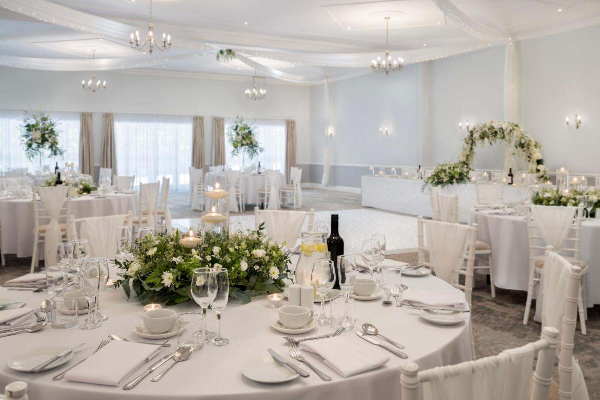 Delta Hotels By Marriott Preston Престън Екстериор снимка