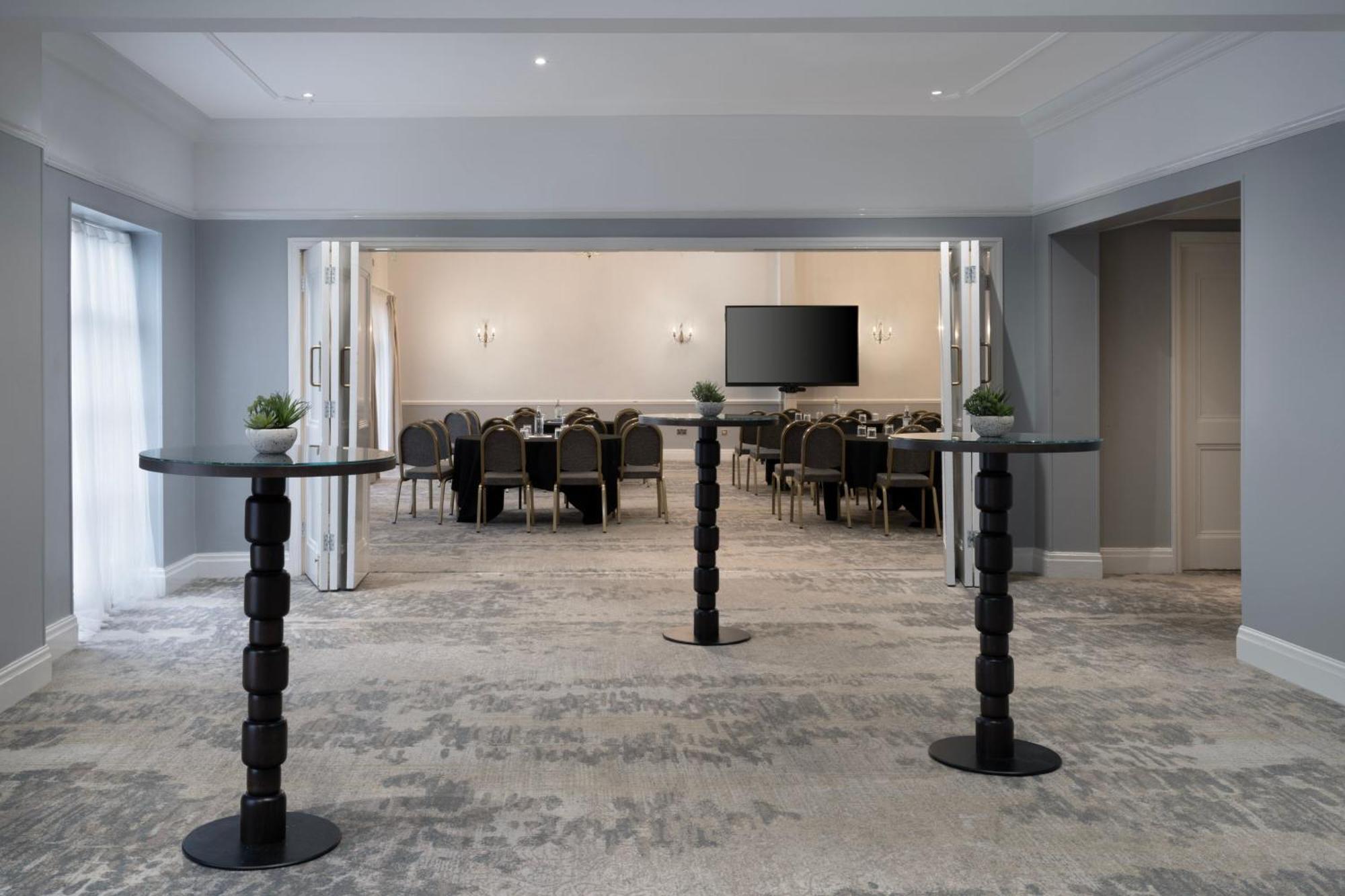 Delta Hotels By Marriott Preston Престън Екстериор снимка