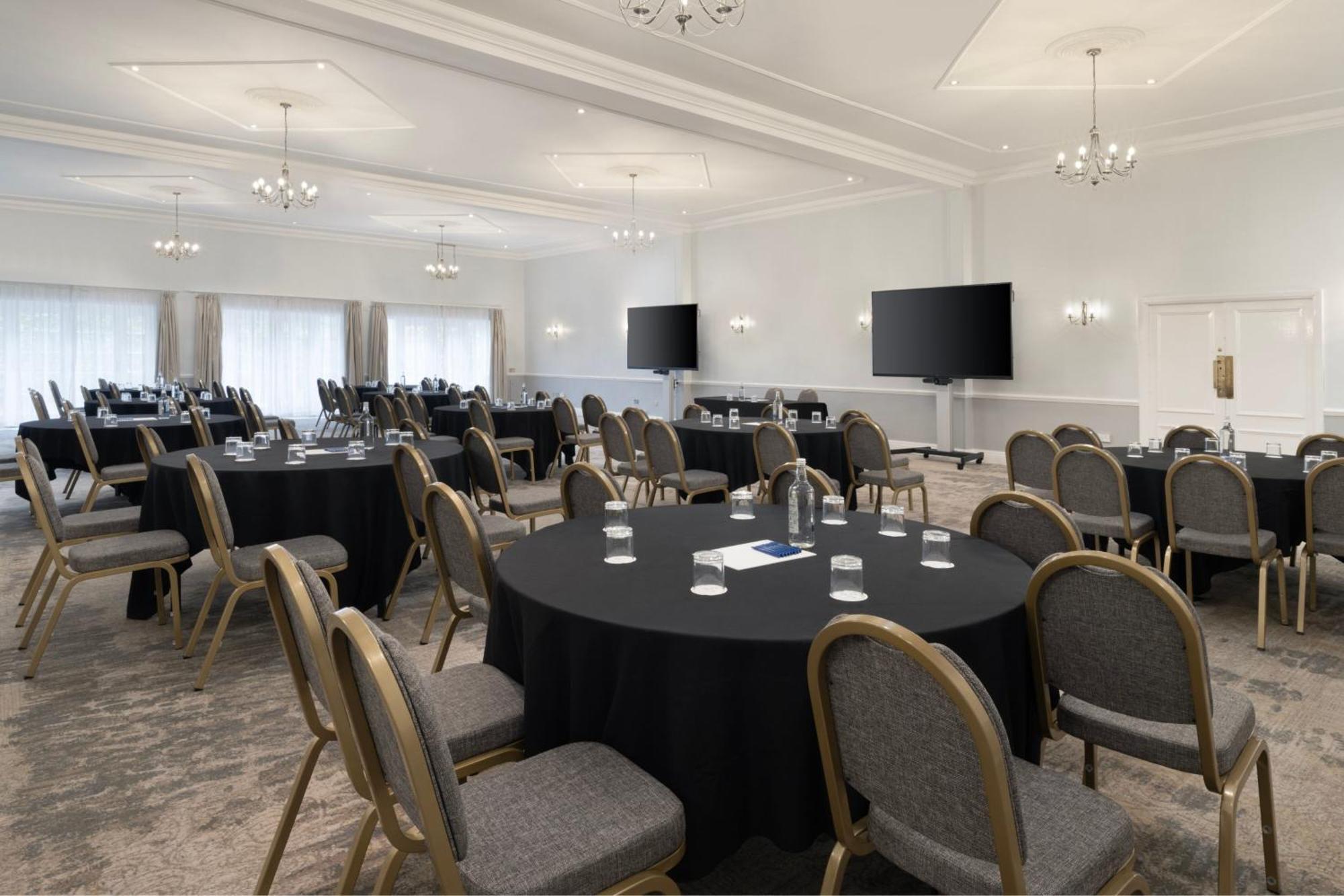 Delta Hotels By Marriott Preston Престън Екстериор снимка