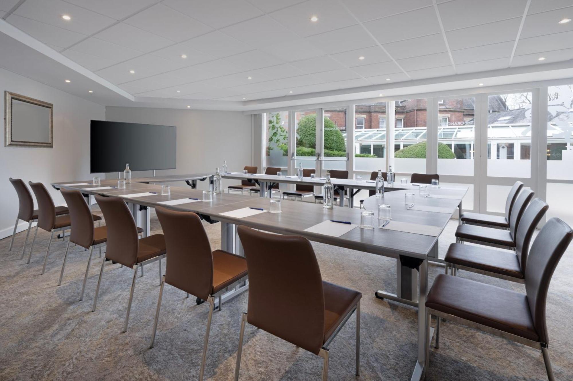 Delta Hotels By Marriott Preston Престън Екстериор снимка